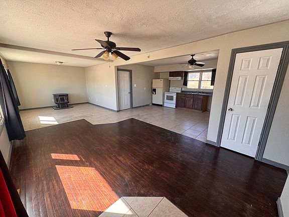 2nd image of 2930 Knollwood Dr