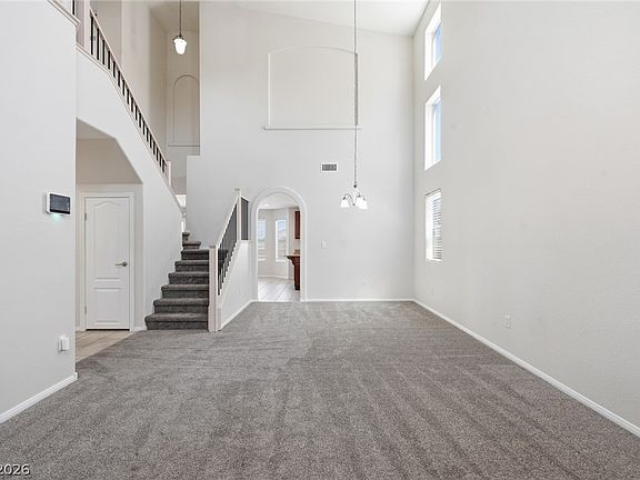 2nd image of 448 Paris Pearl Ave
