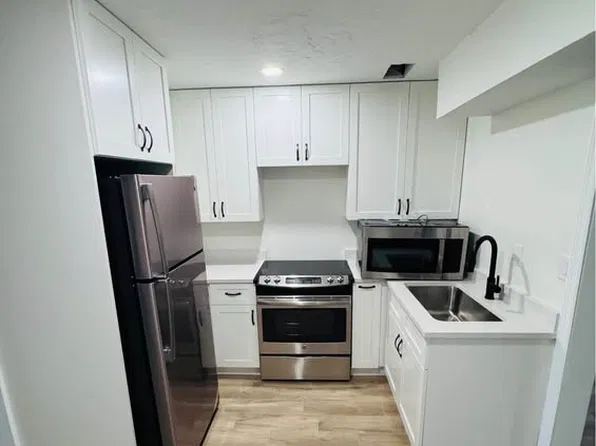 1808 27th Ave W #2, Bradenton, FL 34205