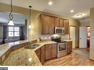 1599 Sumac Cir UNIT H, Carver, MN 55315