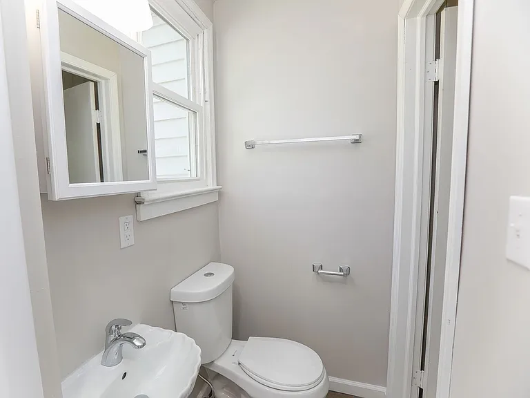 209 Pennington Blvd — Photo 6