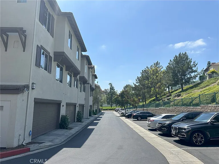2252 Schlaepfer Dr — Photo 31