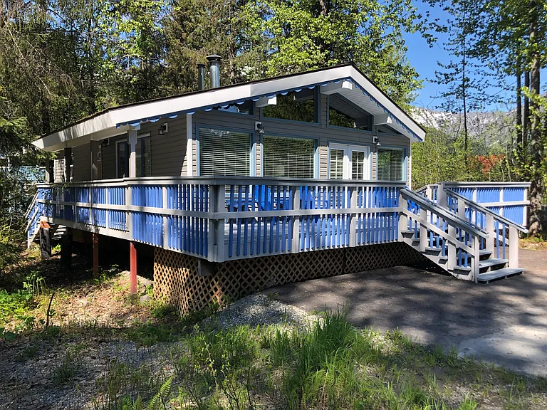 398 Timberline Dr — Photo 2