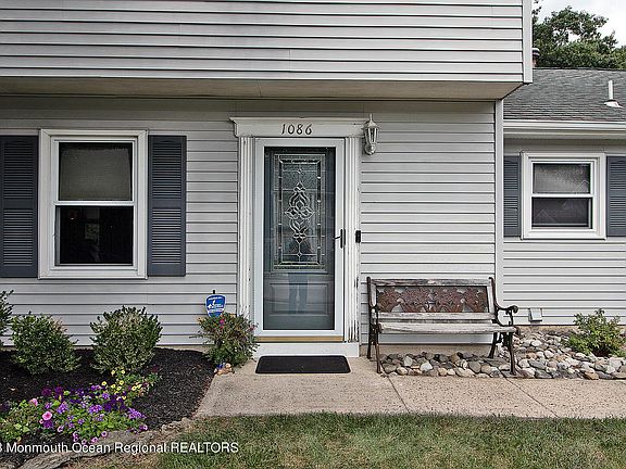 2nd image of 1086 Lake Placid Drive