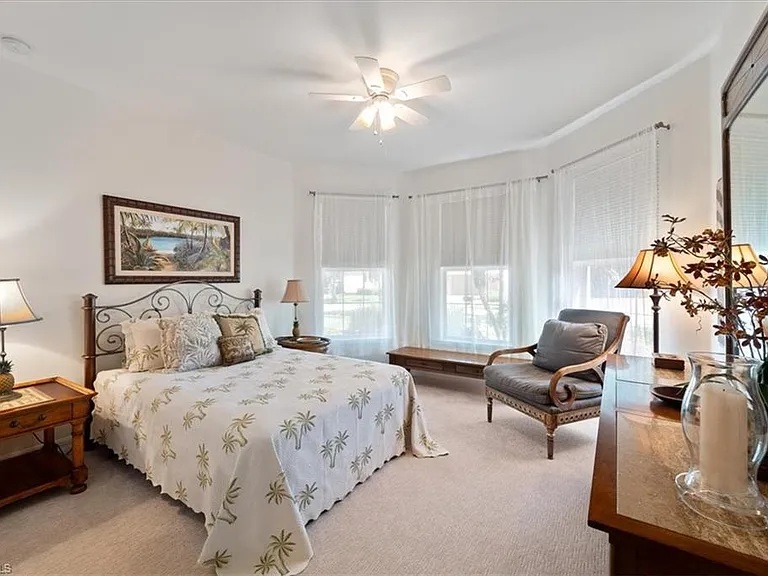 6140 Victory Dr — Photo 14