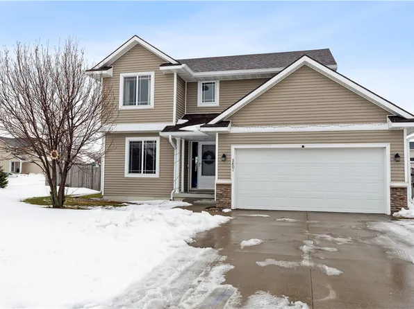 2801 SE Glenstone Dr, Grimes, IA 50111