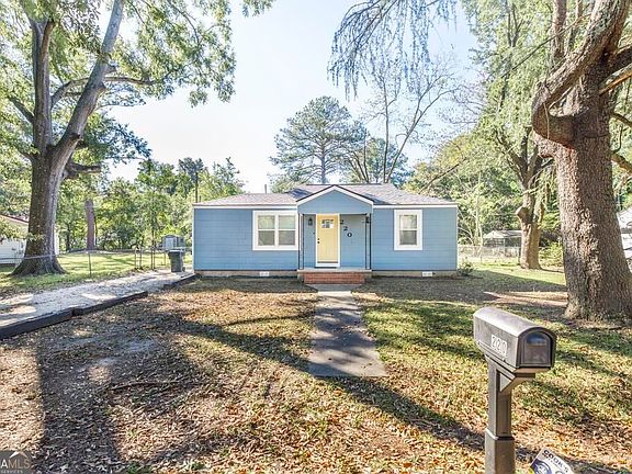 3rd image of 220 Peachtree Cir