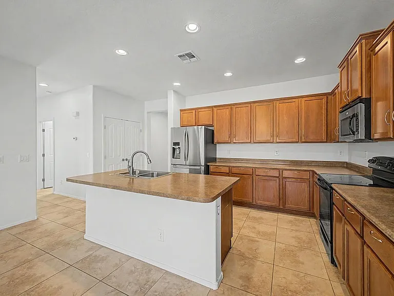 10775 W Washington St — Photo 5