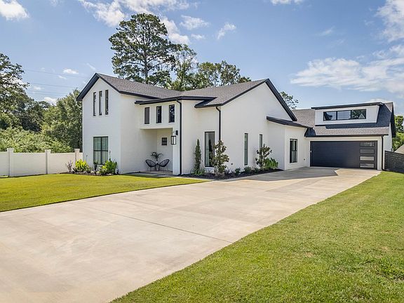 2nd image of 101 Belle Vue Dr