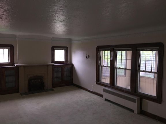 4th image of 2477 E 126th St