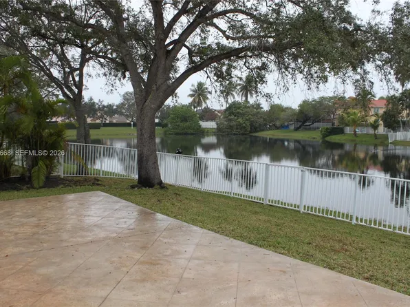 1325 NW 192nd Ter, Hollywood, FL 33029