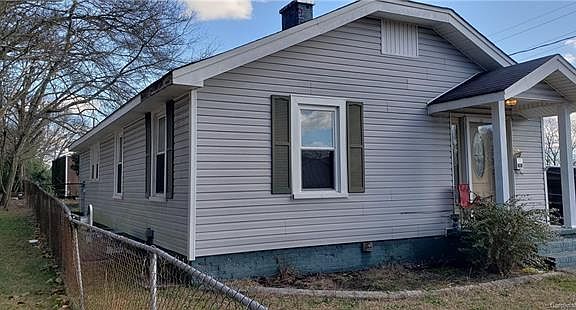 2nd image of 504 Morehead St