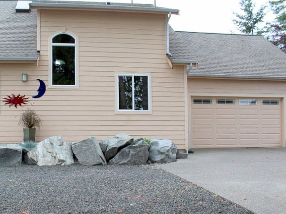 5th image of 9925 Windward Dr NW
