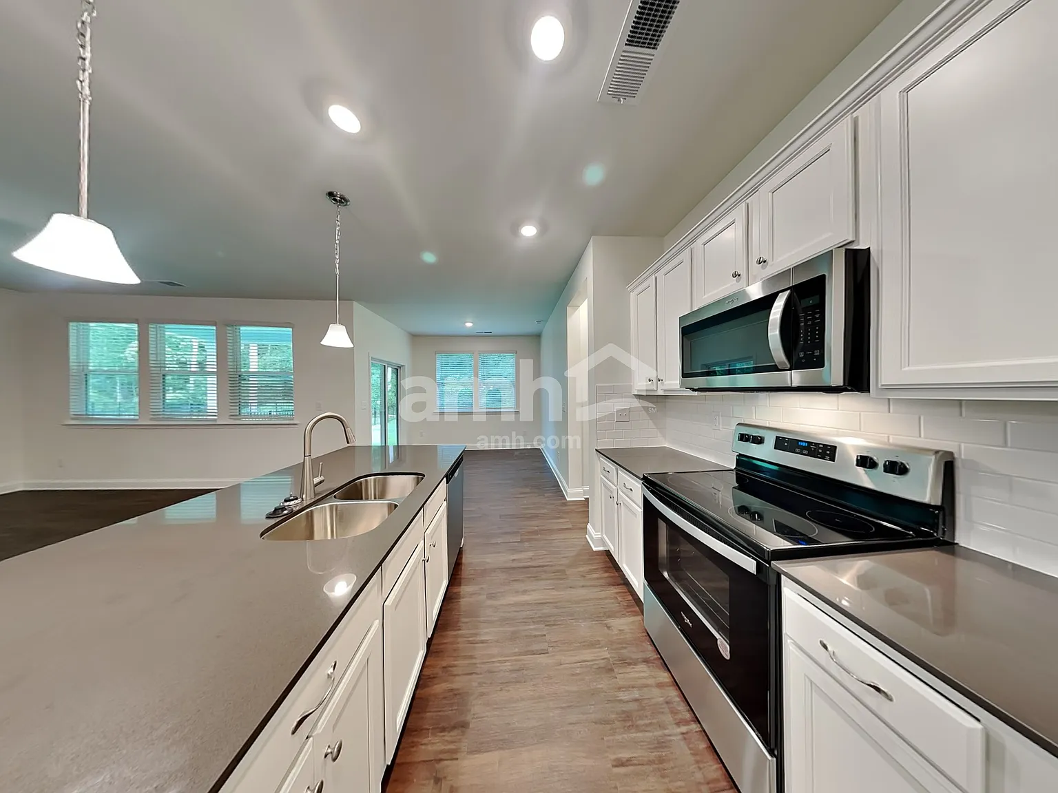 4 bed, 2.5 bath, 2183 sqft, $2,695 — Photo 4
