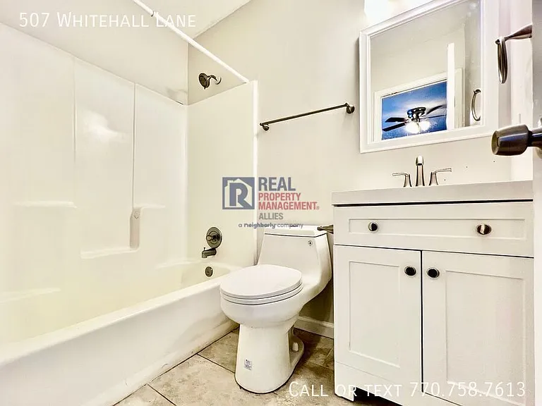 507 Whitehall Ln — Photo 11
