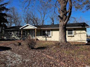1 Hickory St, Nashville, IL 62263