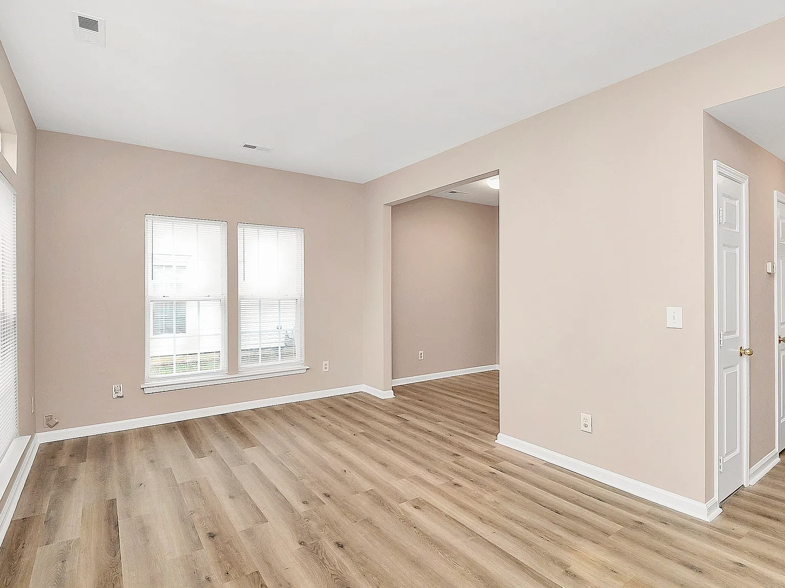 2 bed, 2.5 bath, 1440 sqft, $1,725 — Photo 3