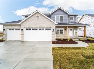 9901 Garden Way, Saint John, IN 46373