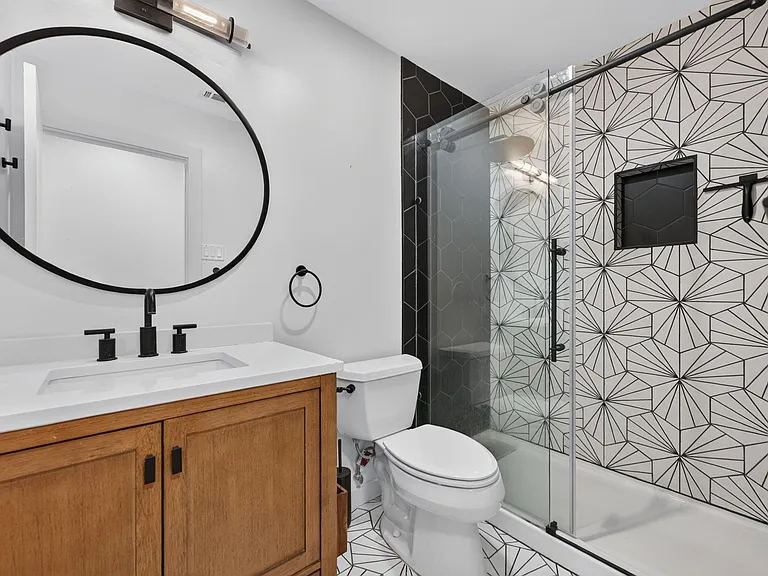 7803 Woodcroft Dr — Photo 14