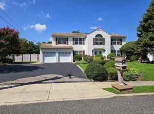1130 Broadway Ave, Holbrook, NY 11741