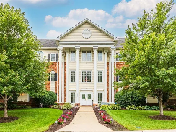 7400 Whitehall Colonial Ln APT 418, Saint Louis, MO 63119