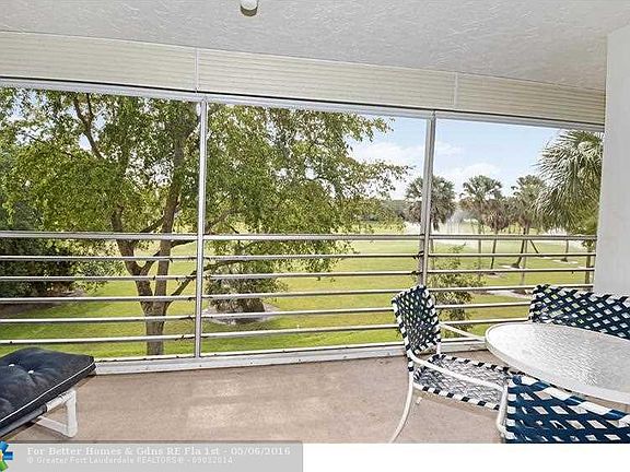4th image of 804 Cypress Grove Ln APT 301