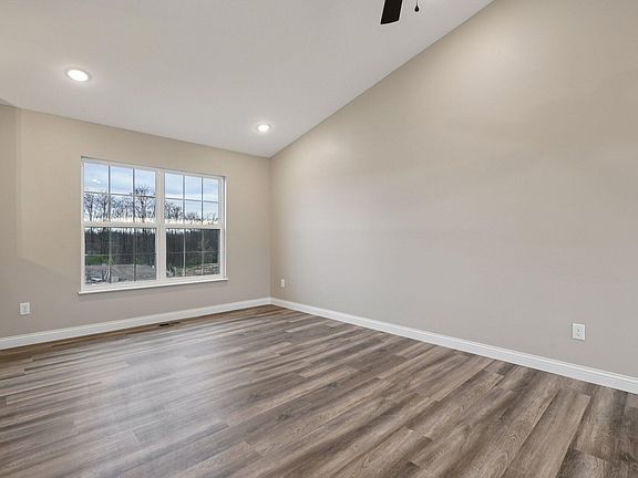 2nd image of 123 Belmont Ct