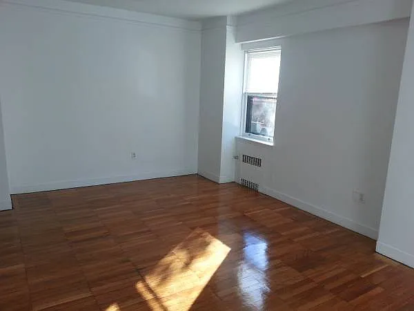 230 Farmington Ave — Photo 7