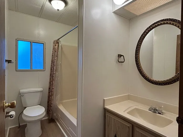 373 Lodgeview Dr — Photo 8