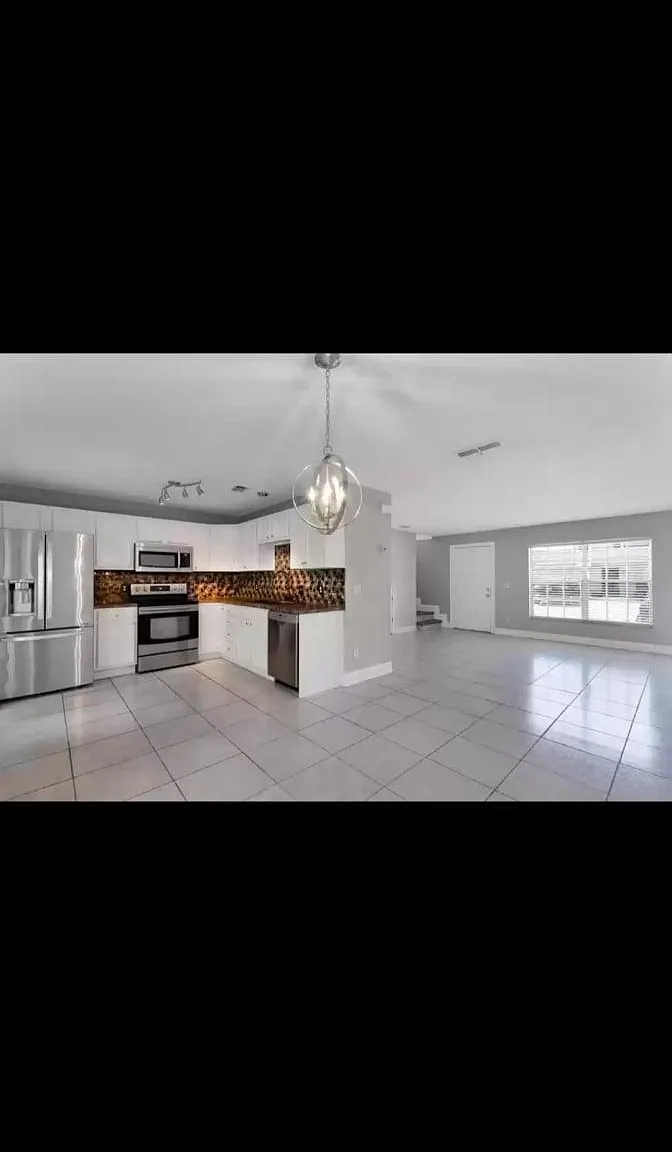 2 bed, 2.5 bath, 1100 sqft, $2,200 — Photo 4
