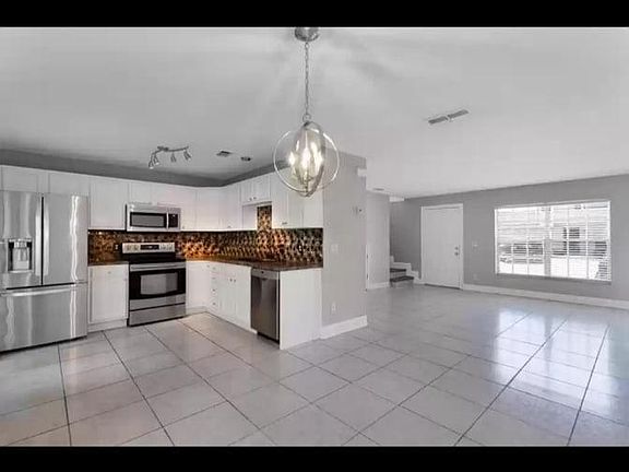 4th image of 2819 S Bumby Ave