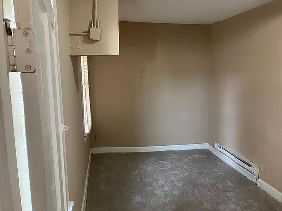 4th image of 539 Minnehaha Ave E APT 1