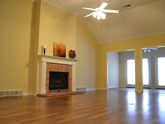 5th image of 1088 Mirror Lake Ln