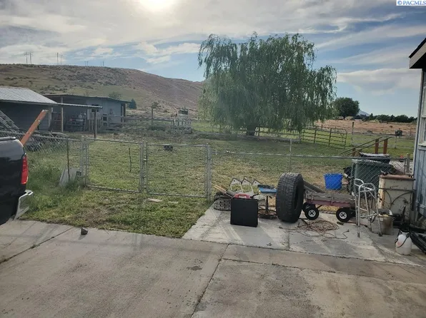 43808 E Mountain Pl, Benton City, WA 99320