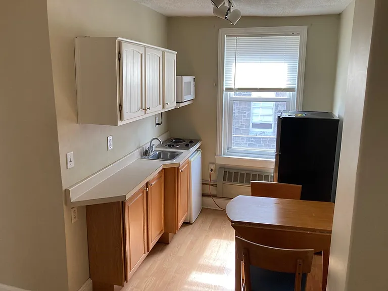 2418 E Allegheny Ave — Photo 5