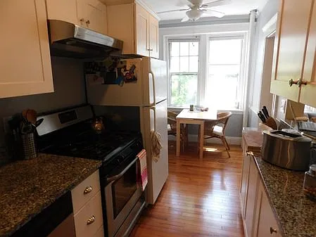 16999 Cambridge St #8 — Photo 5