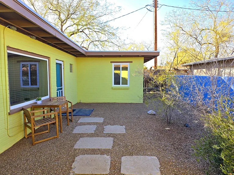 623 N Jerrie Ave — Photo 22