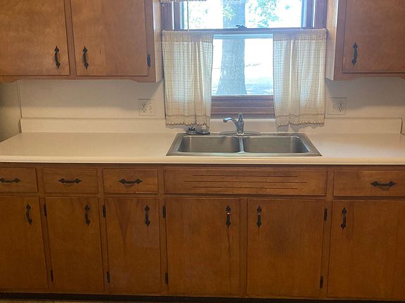 3rd image of 825 Kaderly St NW #0