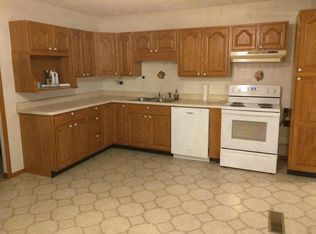 1005 Melodie Ln N, Quincy, IL 62301