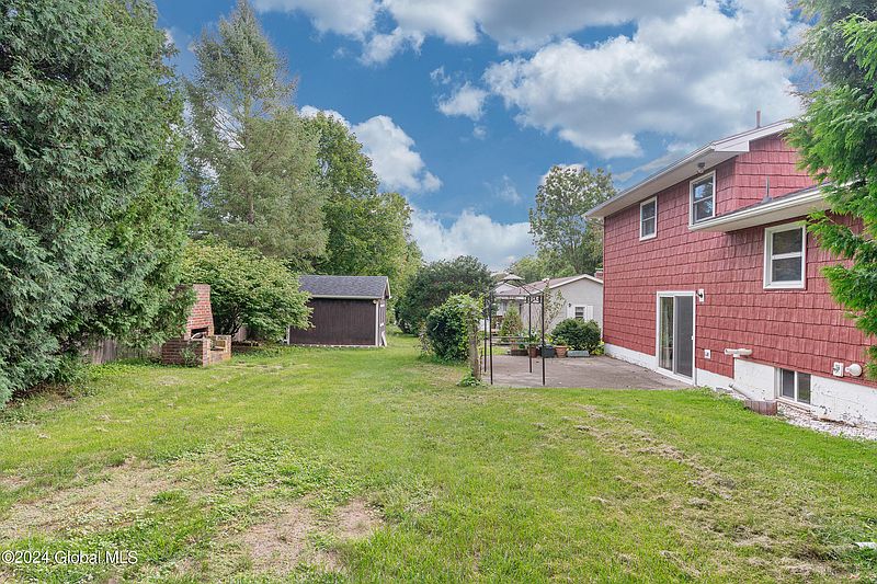 3rd image of 8 Birch Lane