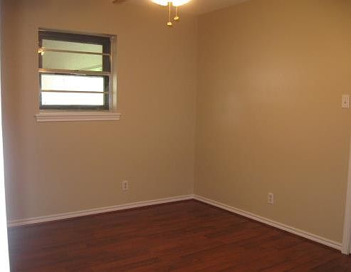 2nd image of 615 S Sixth St