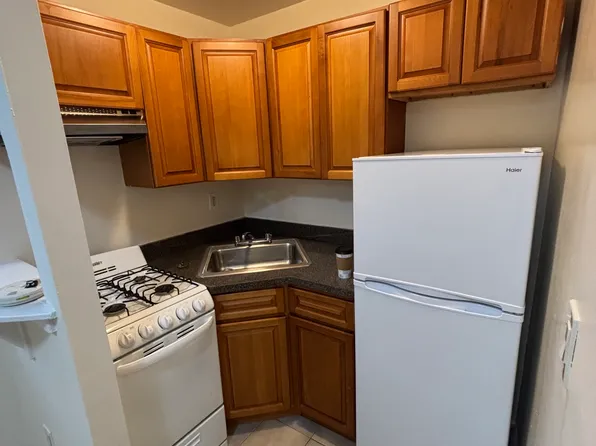 336 East 95th Street image 1 of 10