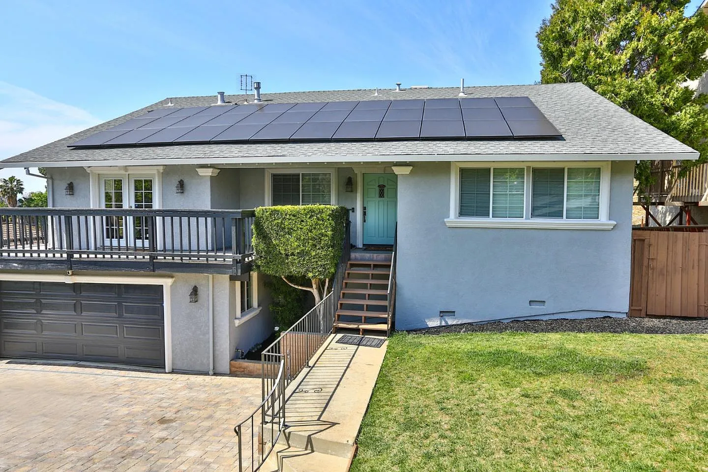 3917 Blue Gum Dr photo 1