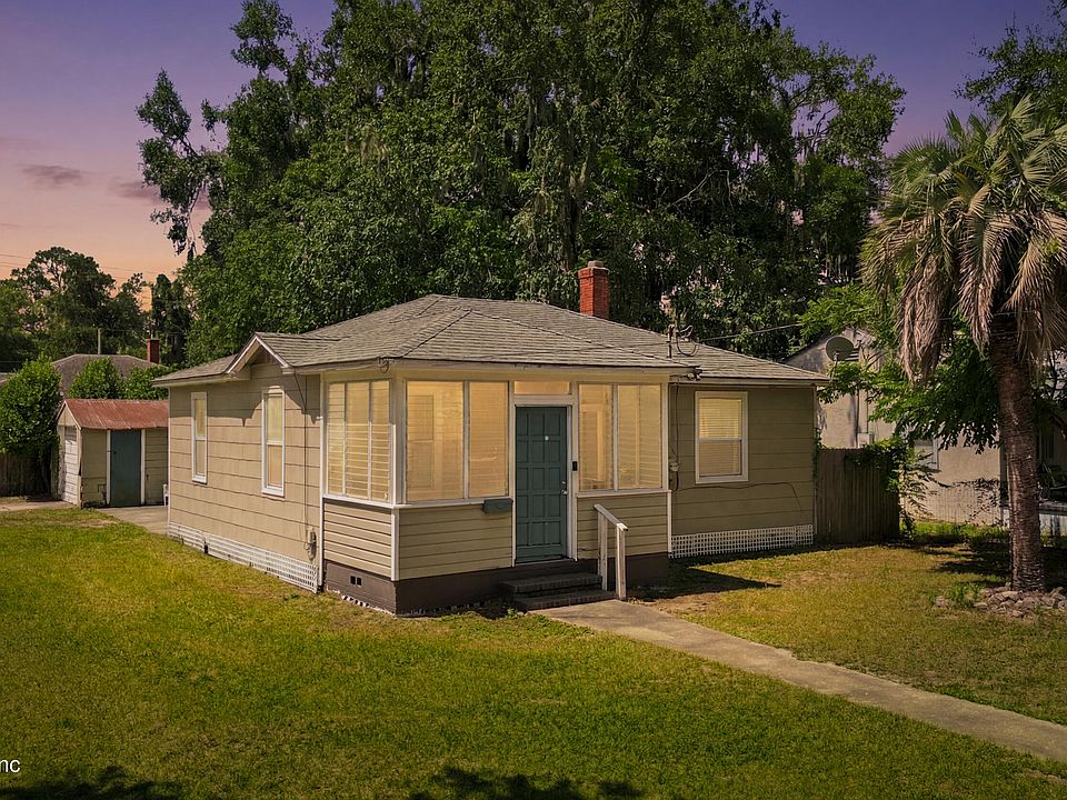 1st image of 402 W 63RD Street