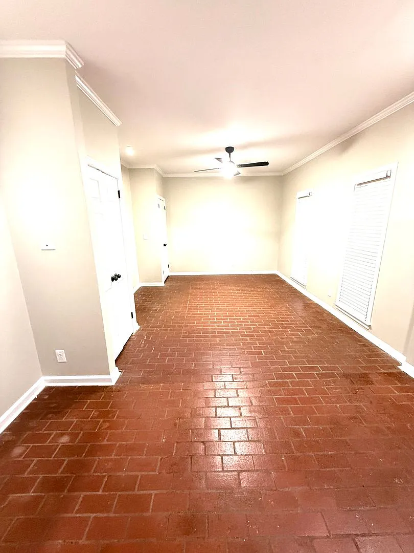 4 bed, 3.0 bath, 2377 sqft, $1,395 — Photo 4