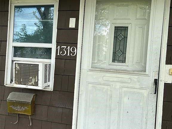 2nd image of 1319 E 9th St