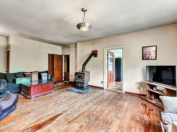 5th image of 123A Sexton Ln