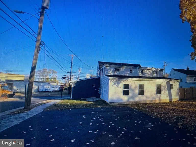 401 Blue Bell Rd #C — Photo 10