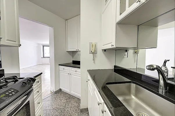 Rented by Akam Sales and Brokerage | media 1