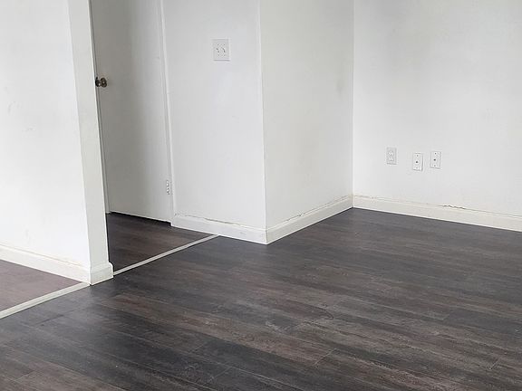 5th image of 4302 S Cedar St #4302